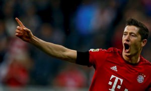 Lewandowski assombrou até o seu próprio técnico ao marcar cinco vezes em 15 minutos