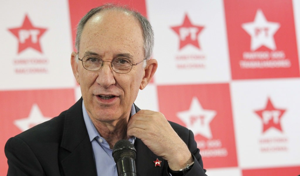 SÃO PAULO, SP, 29.10.2012: ELEIÇÕES 2012/PT - O presidente nacional do PT, Rui Falcão, durante entrevista coletiva na sede do partido, onde comenta sobre as eleições municipais. (Foto: Moacyr Lopes Junior/Folhapress)