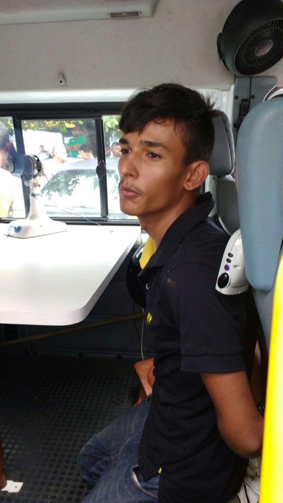 Preso com carro roubado