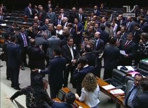 DEPUTADOS E SENADORES