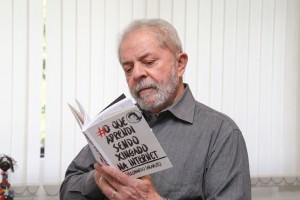 Foto foi publicada pelo Twitter do Instituto Lula