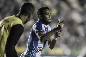 RJ - SÉRIE B/VASCO X PAYSANDU - ESPORTES - Jhonnatan, do Paysandu, marca gol em partida contra o Vasco, válida pela 10ª rodada da Série B do Campeonato Brasileiro 2016, no Estádio Sao Januario, no Rio de Janeiro (RJ), neste sábado (18). 18/06/2016 - Foto: JORGE RODRIGUES/ELEVEN/ESTADÃO CONTEÚDO