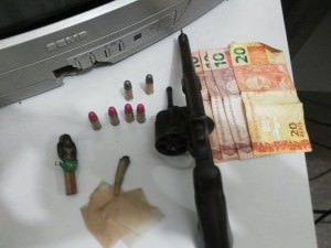 Arma apreendida (2)