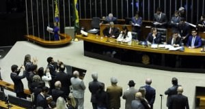 37856,denuncia-contra-presidente-michel-temer-e-lida-no-plenario-da-camara-dos-deputados-1