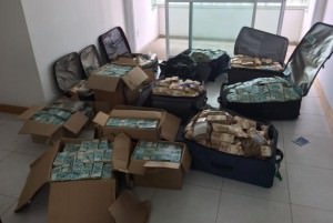 pf_acha_malas_com_dinheiro_em_imovel_supostamente_usado_por_geddel_em_salvador