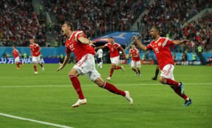 Copa 2018: Egito e Rússia. Comemoração do terceiro gol da Rússia.