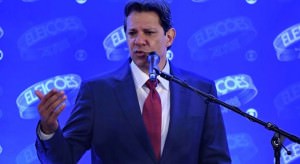 O candidato à Presidência da República, Fernando Haddad, durante declaração após resultado do primeiro turno das eleições.