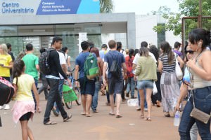 Candidatos chegam para o 2º Dia de prova do Enem (Elza Fiuza/Agência Brasil)