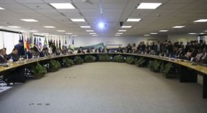 Futuros governadores, o presidente do Supremo Tribunal Federal (STF), Dias Toffoli, do Superior Tribunal de Justiça (STJ), João Otávio de Noronha, e demais autoridades durante abertura do 2º Fórum de Governadores.