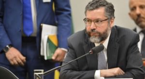 O ministro de Relações Exteriores, Ernesto Araújo, durante audiência pública na Comissão de Relações Exteriores da Câmara dos Deputados