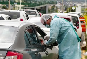 Teste 'drive-thru' para coronavírus