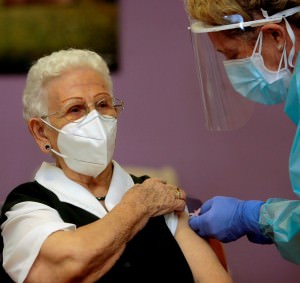 2020-12-27t094822z-1325273569-rc2lvk9ekf5p-rtrmadp-3-health-coronavirus-spain-vaccine
